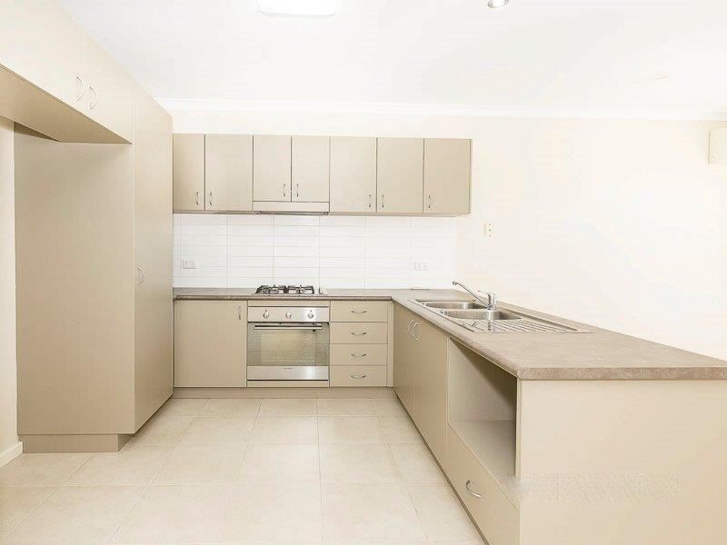 6/174 Fairway Circle, Connolly
