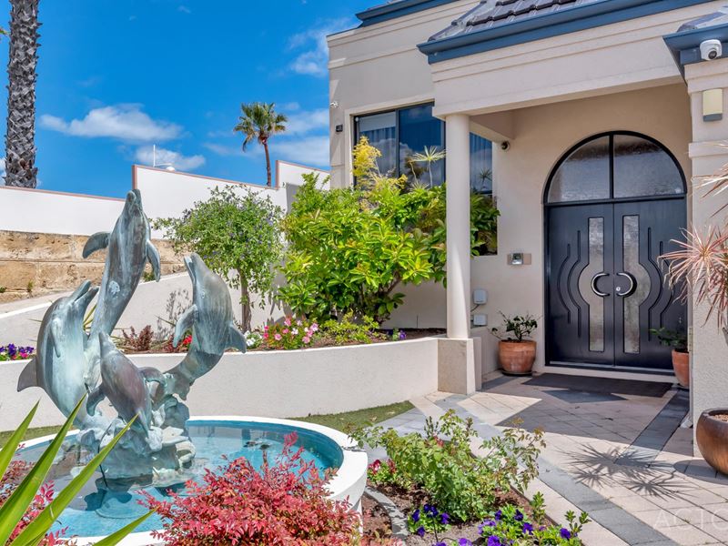 2 Dolphin Drive, Mandurah