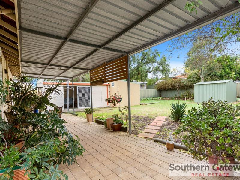 32 Gilmore Avenue, Medina