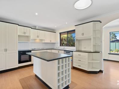 4 Tremandra Way, Parkwood WA 6147