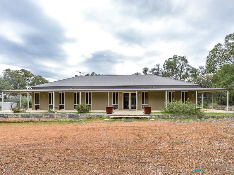 27 Holstein Loop, Lower Chittering