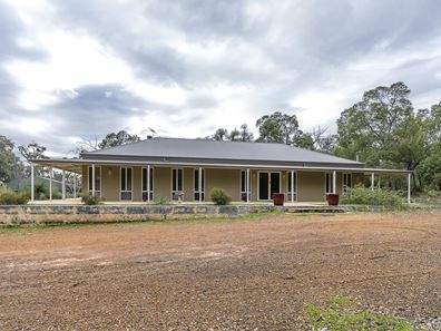 27 Holstein Loop, Lower Chittering WA 6084