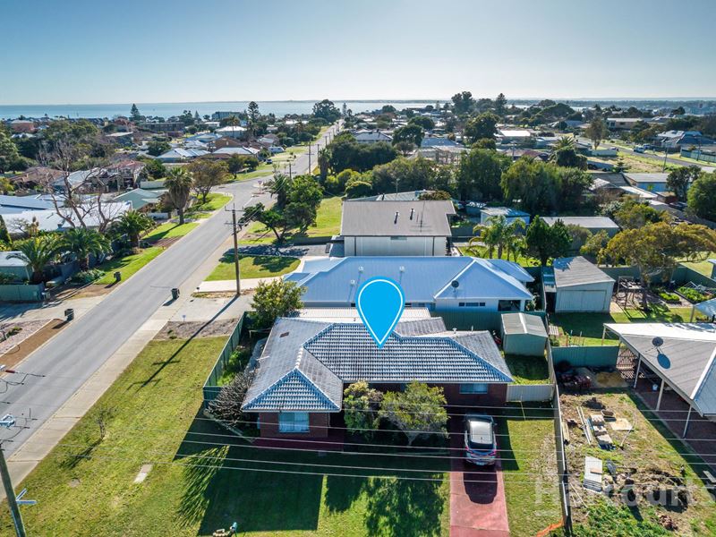 1a Scrivener Place, Halls Head WA 6210