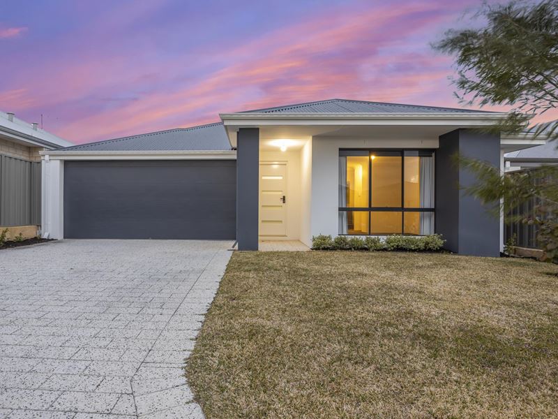 8 Aureolin Road, Eglinton