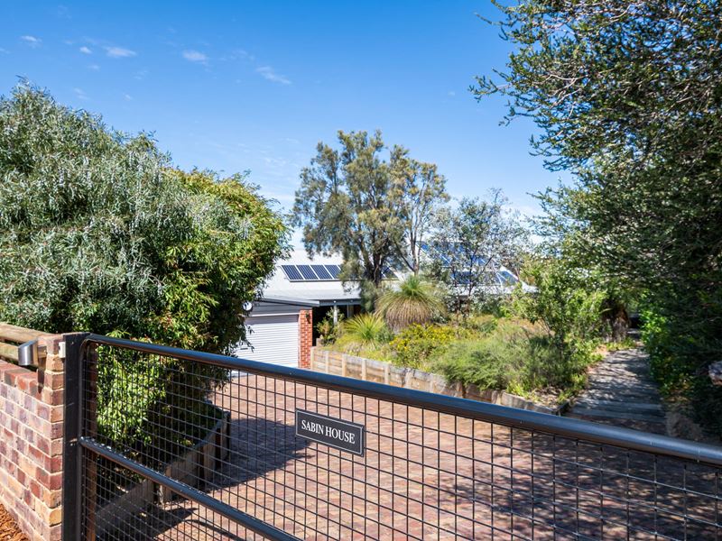 10 Mahonia Place, Duncraig
