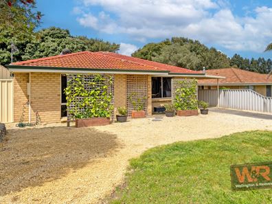 14 Vivian Crescent, Lockyer WA 6330