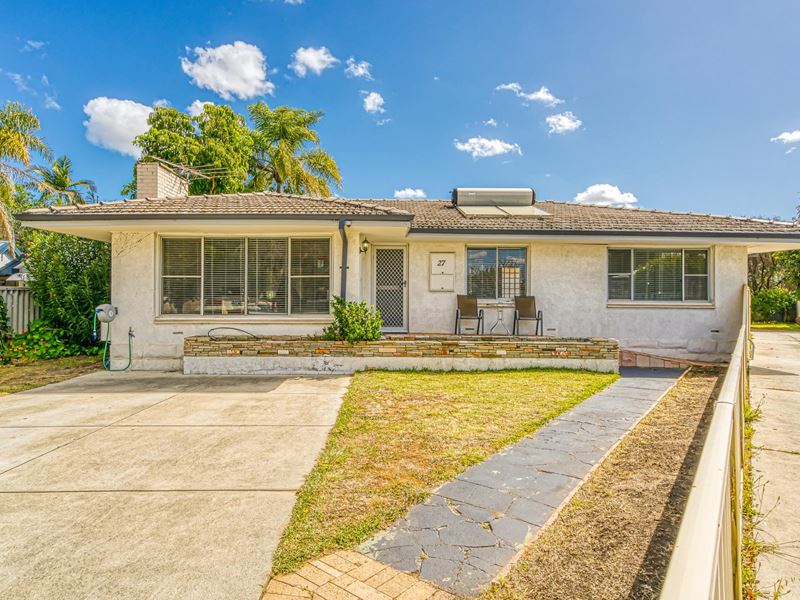 27 Range View Way, Thornlie