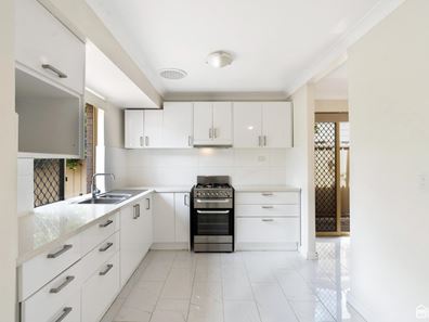 5 Craigie Place, Seville Grove WA 6112