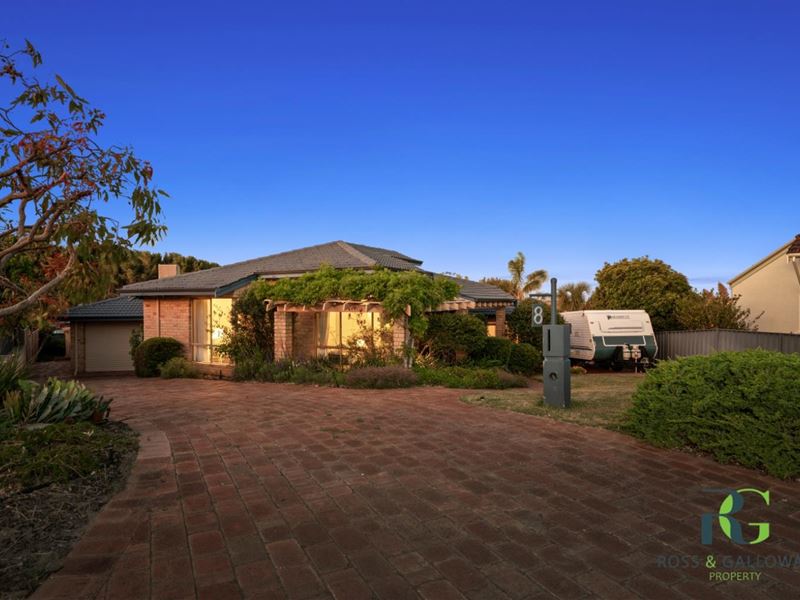8 Callaway Crescent, Kardinya
