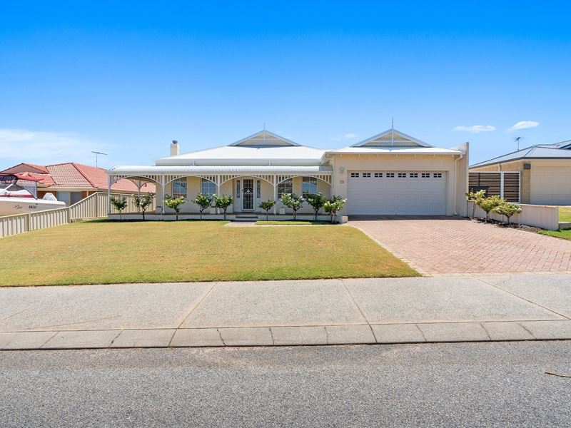 13 Daydream Plaza, Halls Head WA 6210