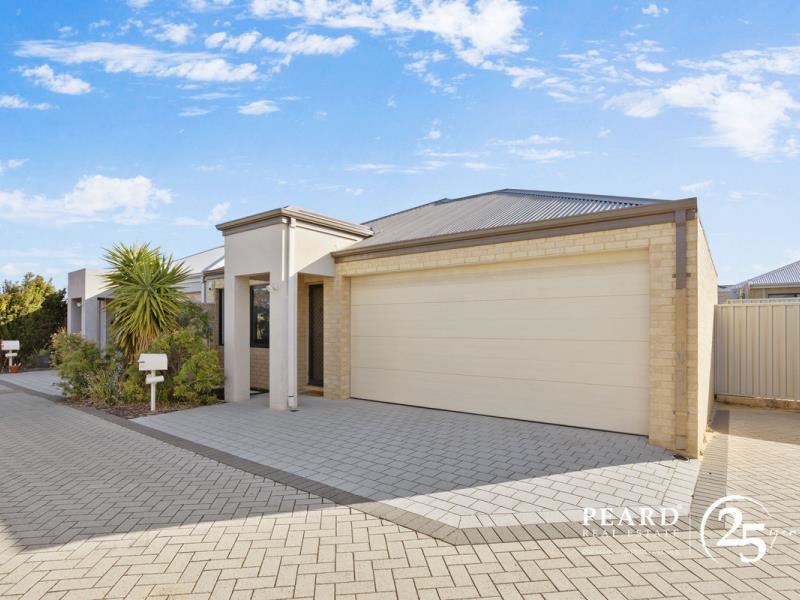 160 Shiraz Boulevard, Pearsall