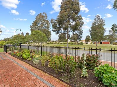 6 Kingaroy Dr, Baldivis WA 6171