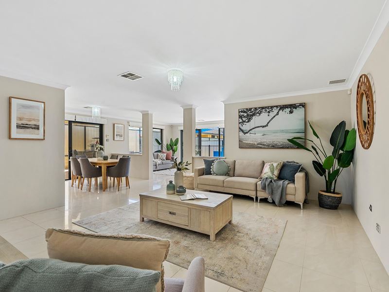 22 Grandoak Drive, Clarkson