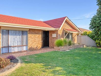 17 AMBERLEY WAY, Hamilton Hill WA 6163