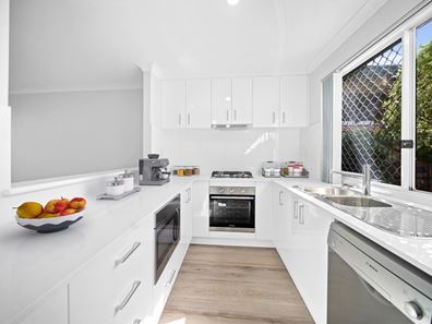 8/10 Williamson Way, Trigg WA 6029