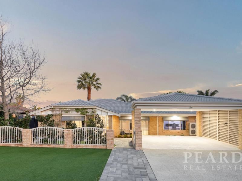 12 Woodview Court, Edgewater