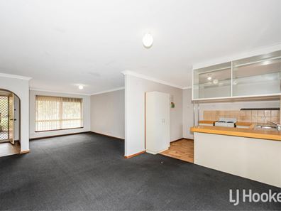 2/18 Gallant Court, Thornlie WA 6108