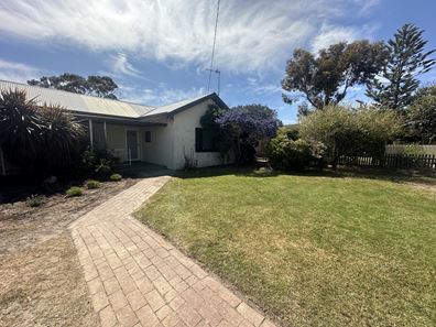 8 Richardson Street, Gnowangerup WA 6335