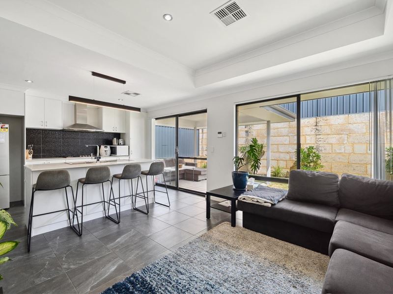 4 DIMER WAY, Hammond Park