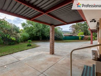 2/1 Dean Street, Kelmscott WA 6111