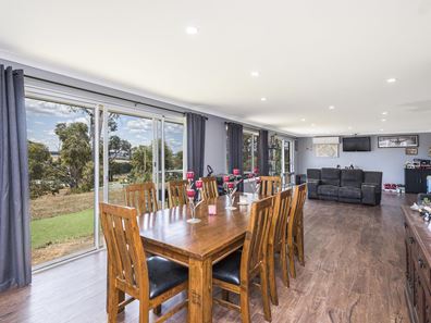 26 Guernsey Rise, Lower Chittering WA 6084