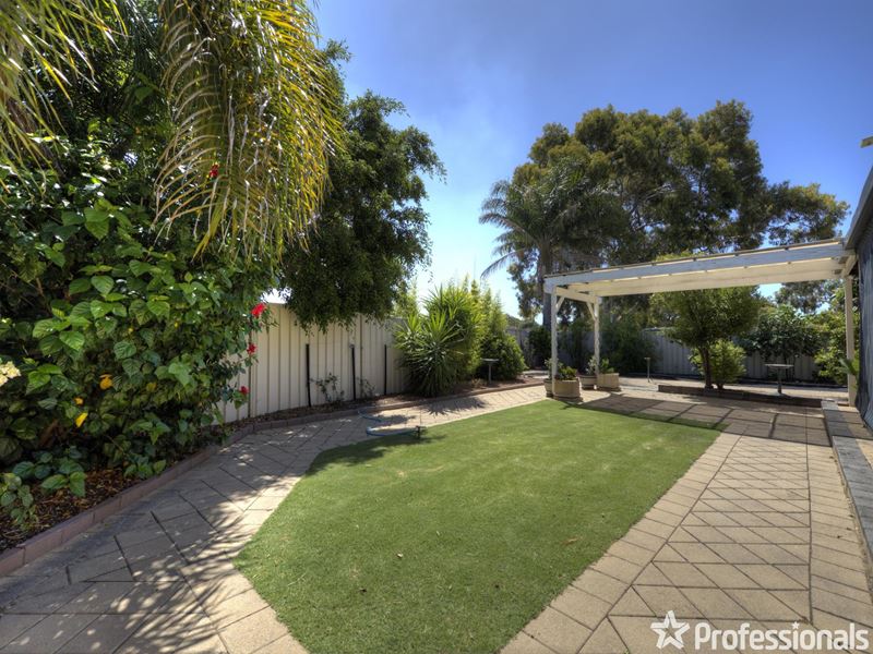 2 Stretton Way, Kenwick WA 6107