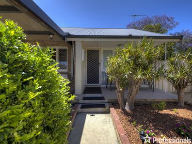 2 Stretton Way, Kenwick WA 6107