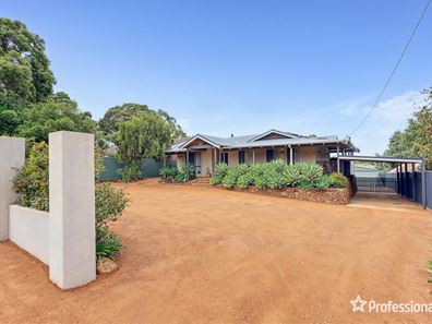 95 Lesmurdie Road, Lesmurdie WA 6076