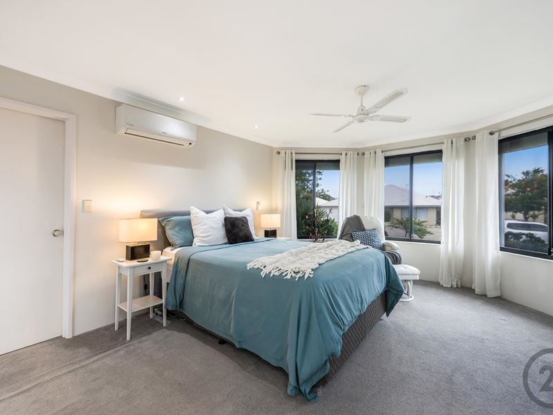 177 Peelwood Parade, Halls Head WA 6210