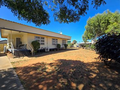 2 Morrell Court East, Carnarvon WA 6701