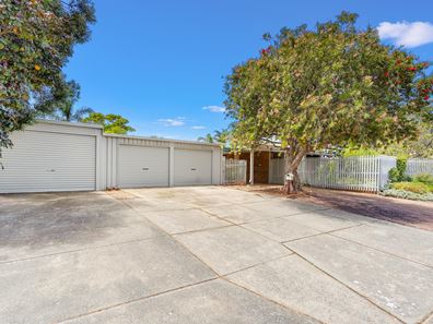 11 Karara Close, Halls Head WA 6210