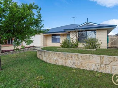 147 Peelwood Parade, Halls Head WA 6210