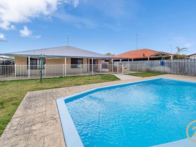 147 Peelwood Parade, Halls Head WA 6210