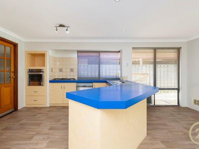 147 Peelwood Parade, Halls Head WA 6210