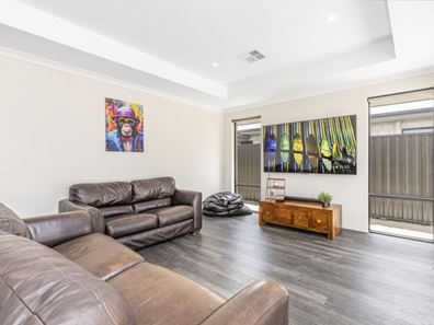 40 Kingfisher Road, Eglinton WA 6034