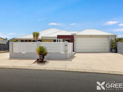 15 Grasshill Grange, Halls Head WA 6210