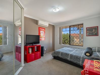 1/24 Grey Street, Cannington WA 6107