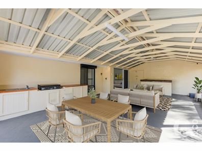 4 Patrick Vista, Parmelia WA 6167