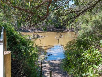11 Burkinshaw Road, Glen Forrest WA 6071