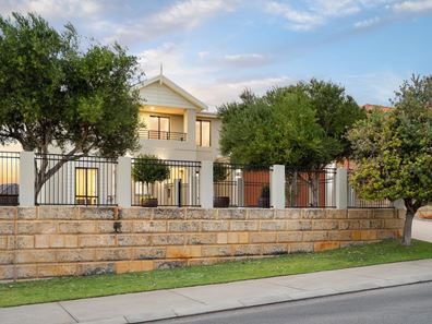 39 Bancoura Parkway, Secret Harbour WA 6173