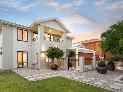 39 Bancoura Parkway, Secret Harbour WA 6173