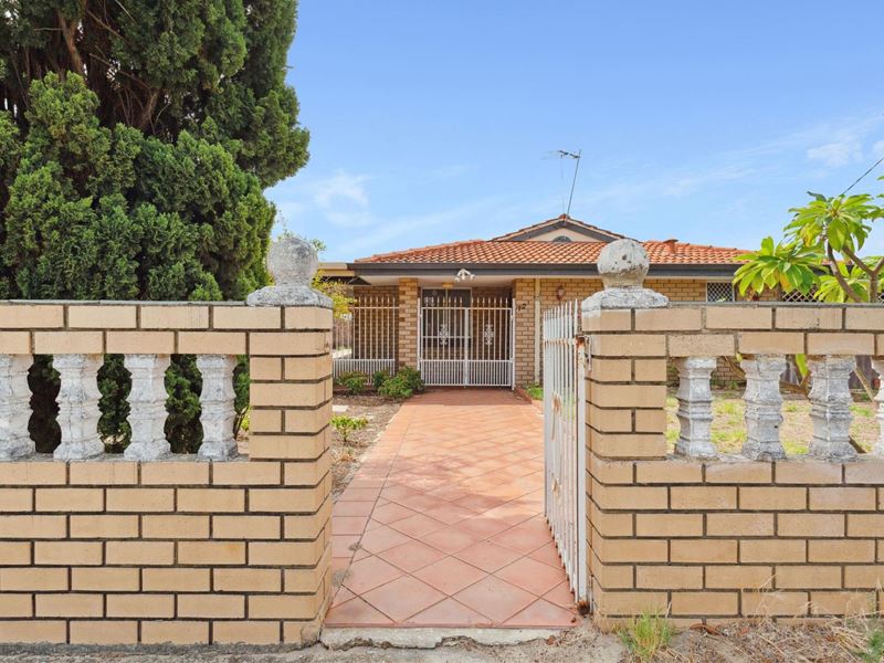 12 Grogan Close, Lockridge WA 6054