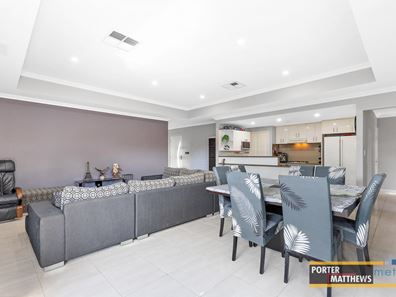 2/121 Gibbs Street, East Cannington WA 6107