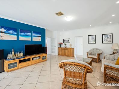 13 Alder Way, Thornlie WA 6108