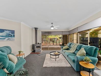 7 Sawmillers Court, Stoneville WA 6081