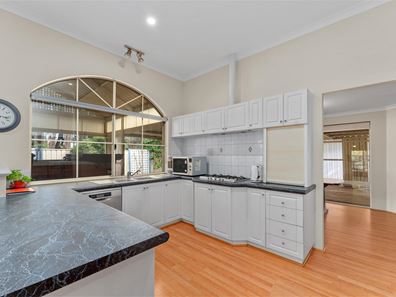 7 Sawmillers Court, Stoneville WA 6081