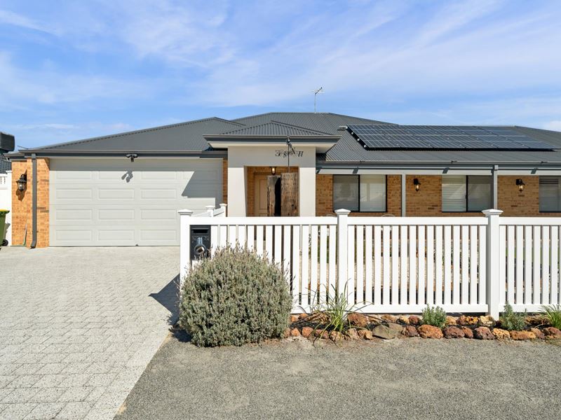 11 Moonlight  Court, Huntingdale WA 6110