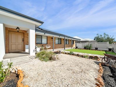 11 Moonlight  Court, Huntingdale WA 6110