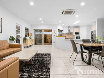 7 Windchime Terrace, Atwell WA 6164