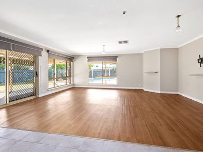 19 Paddington Drive, Hannans WA 6430